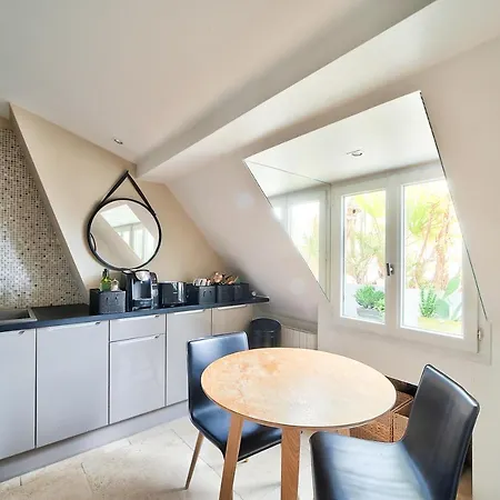 Marais Chic Heart Of Paris, Premium Location ! Paris